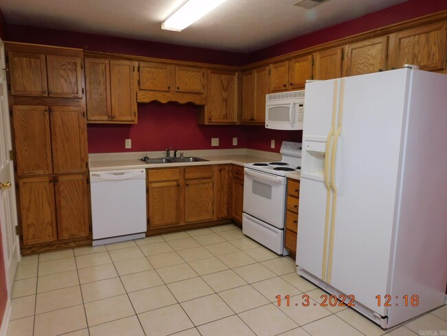 Building Photo - 4515 Hawkins Dr