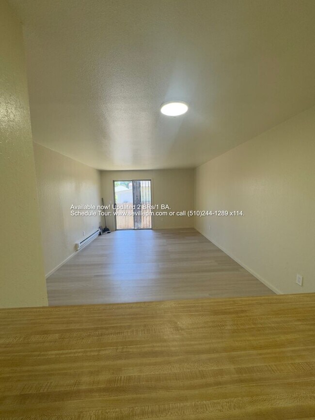 Building Photo - 5438 Holland St