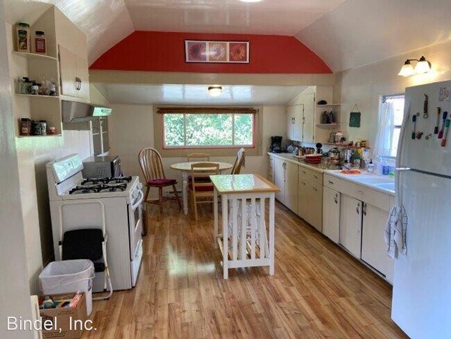 Foto del edificio - 4 br, 2 bath House - 112 11th ST