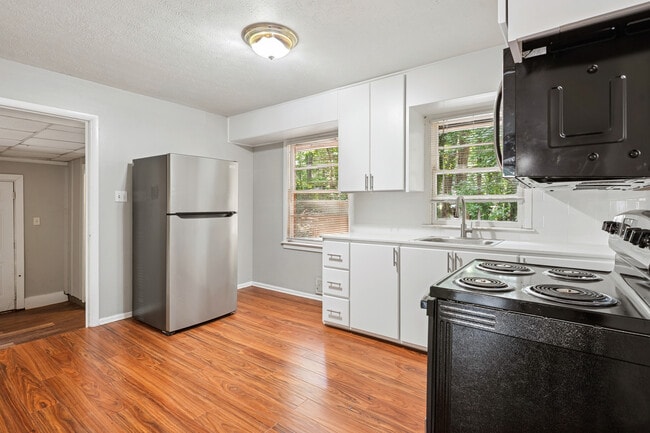 Foto del edificio - 582 Boyds Dr SE