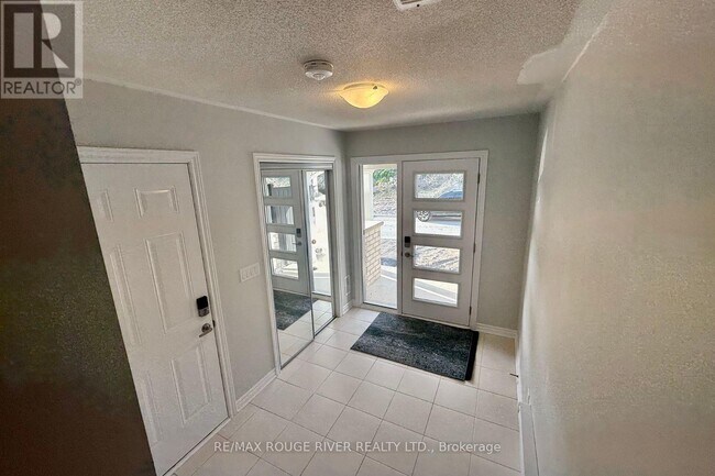 Building Photo - 1186 Greentree Path