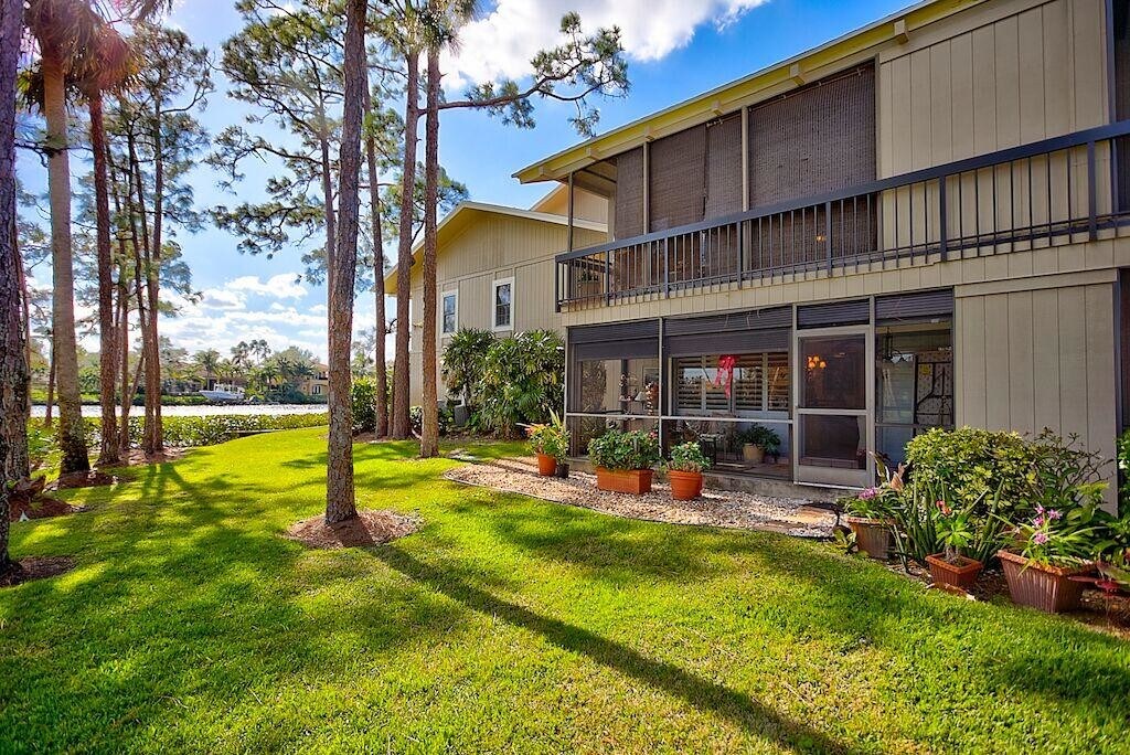 Foto principal - 9200 SE Riverfront Ter