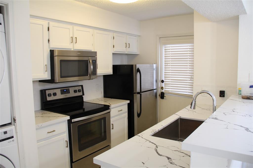 Primary Photo - 11201 Lynbrook Dr