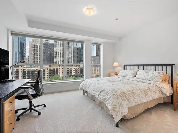Foto del edificio - 445 E North Water St