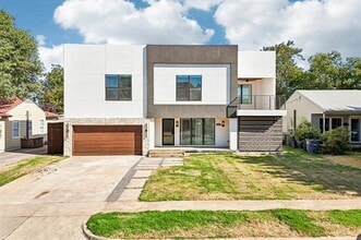 Building Photo - 3889 Davila Dr