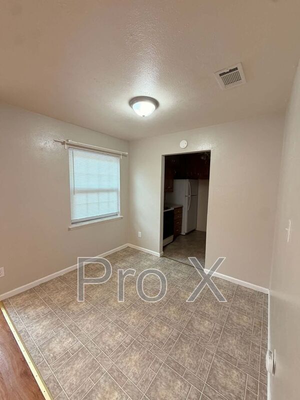 Building Photo - 1807 Grand