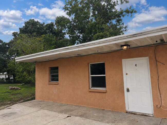 Foto del edificio - Nice 2BR/1BA Duplex Near Schools in Winter Haven!