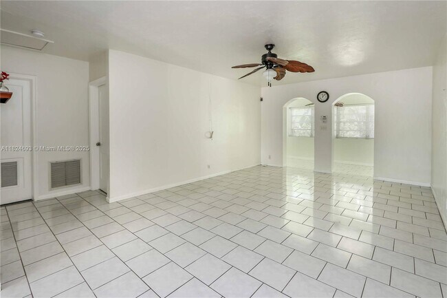 Foto del edificio - 1415 Rodman St