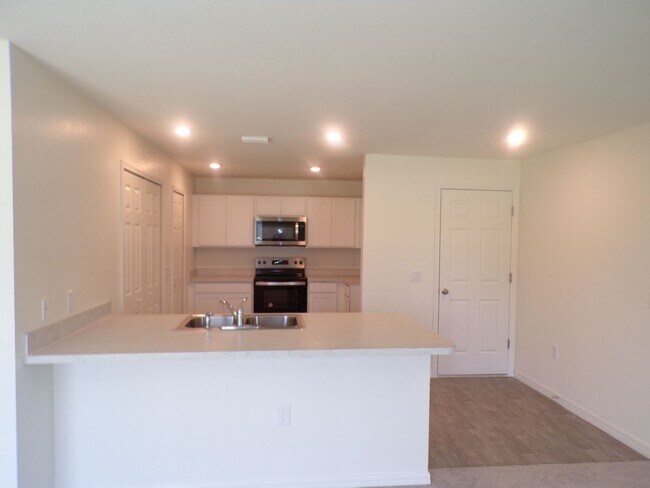 Building Photo - BRAND NEW HOME READY TO RENT ANNUALLY