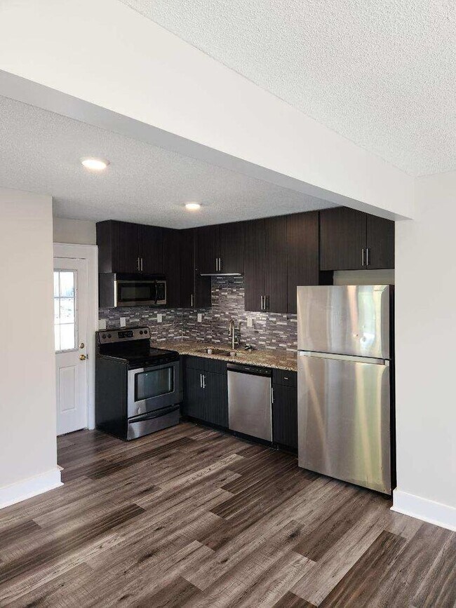 Building Photo - 3 bedroom house for rent- Available Now