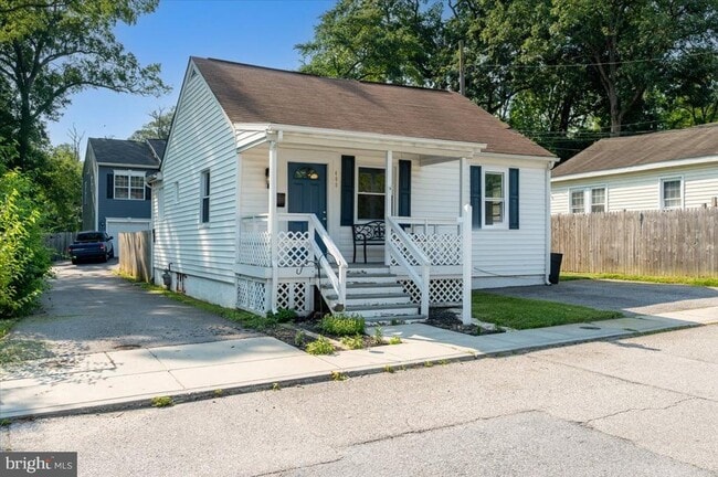 Building Photo - 409 Maple Ln NW