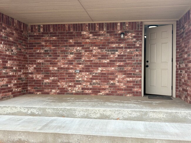 Building Photo - 1615 Lawter Rd