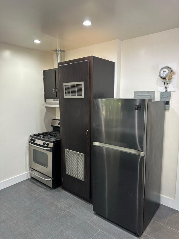 Foto del edificio - 2036 Highland Ave