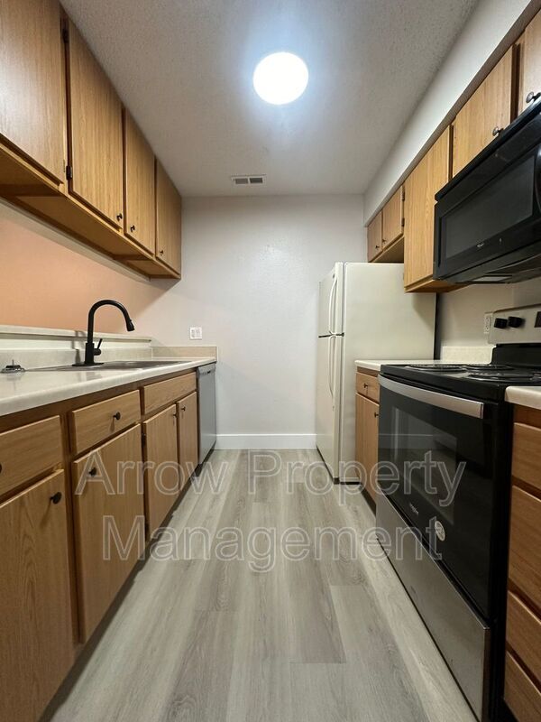 Building Photo - 2340 N 44th St