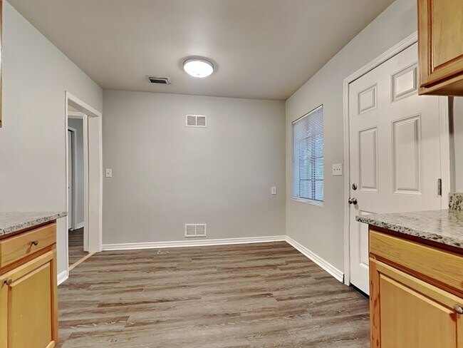 Building Photo - 5449 Weller Ave