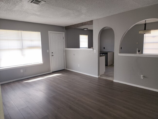 Building Photo - 4113 Bonaparte Blvd