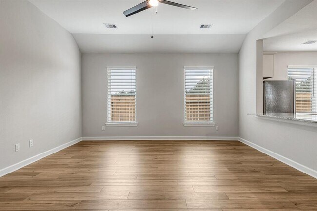 Building Photo - 15686 Honey Cv Dr