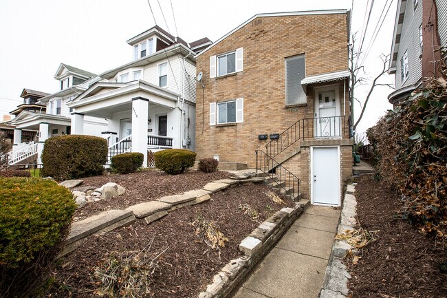 Foto del edificio - 3116 Pioneer Ave