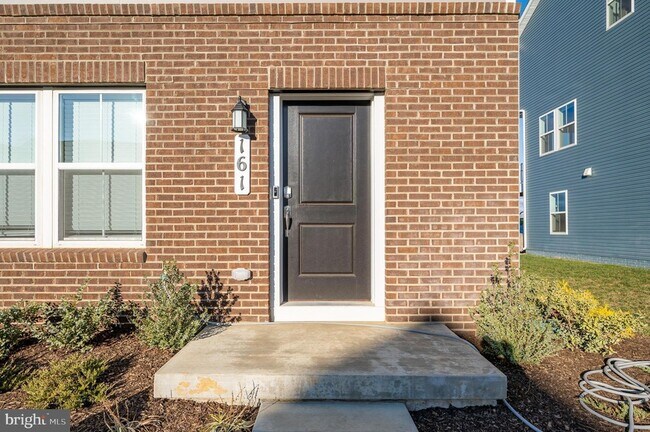 Foto del edificio - 161 Swan Fld Ave