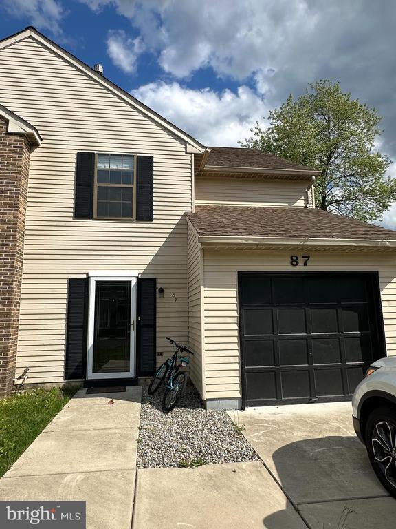 Foto principal - 87 Franklin Dr
