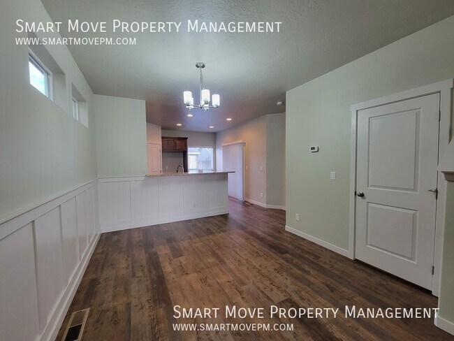 Building Photo - Adorable 3 bed home near Redwood Park in W...
