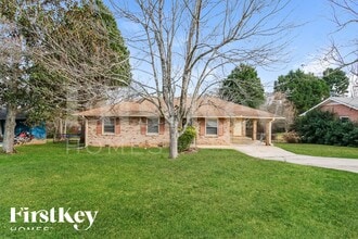 Building Photo - 2672 Lilac Dr