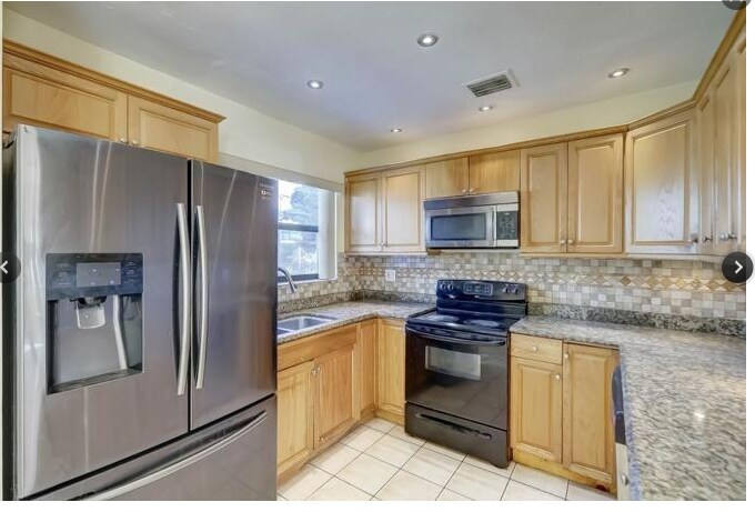 Foto del edificio - 430 SW 30th Ter