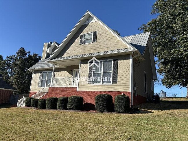 Building Photo - 7118 Roundstone Dr