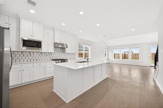 Building Photo - 2826 Gdn Mdw St