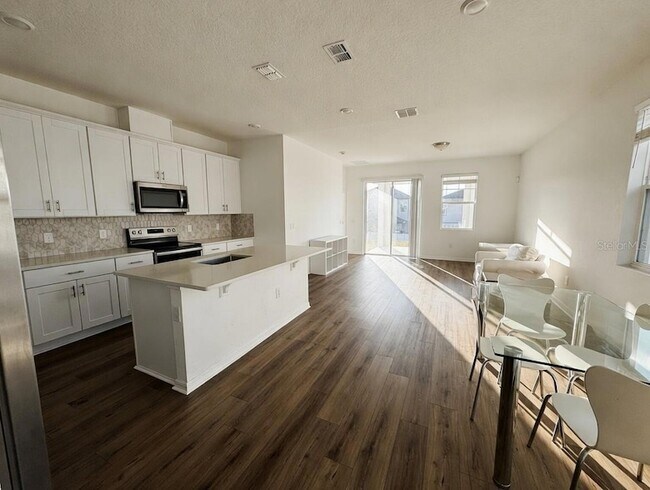 Foto del edificio - 2345 Treasure Hill St
