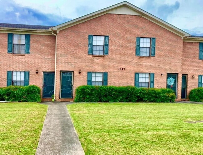 Building Photo - Beautiful Updated Townhomes in Decatur, AL