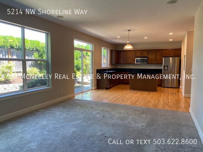 Foto del edificio - Spacious + Beautifully Maintained Home on ...