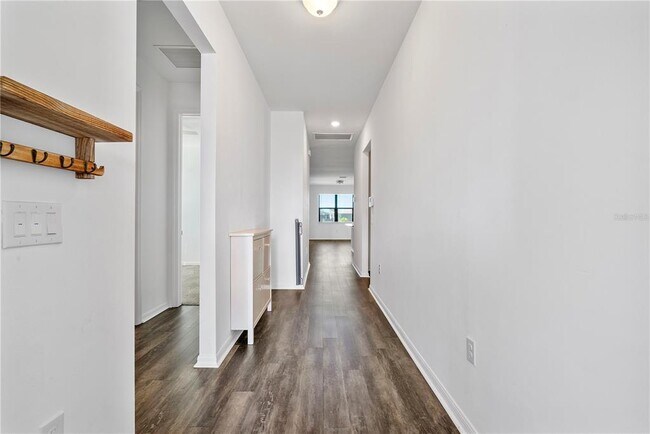 Building Photo - 16369 Palmetto St