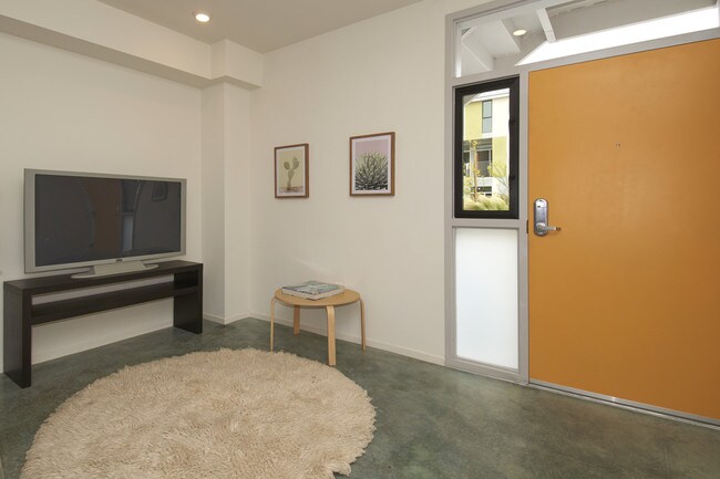 Building Photo - 2300 Beverly Blvd