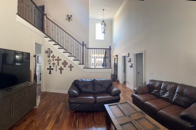 Building Photo - 305 Taylor Elaine Dr