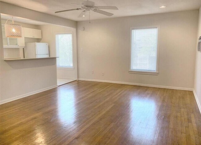 Foto del edificio - 2501-2502 Woodhead St