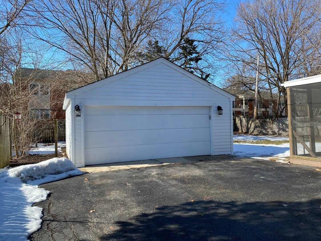 Primary Photo - 44 Briar Ln