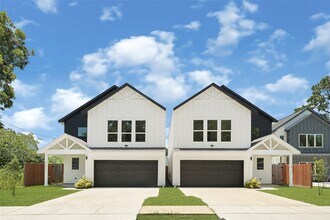 Building Photo - 7411 Charlie St