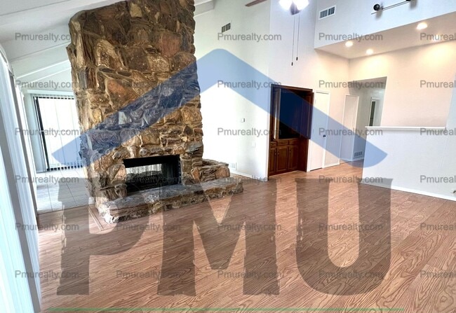 Building Photo - AVAILABLE NOW!!! Stunning 4-Bed, 3-Bath Ho...