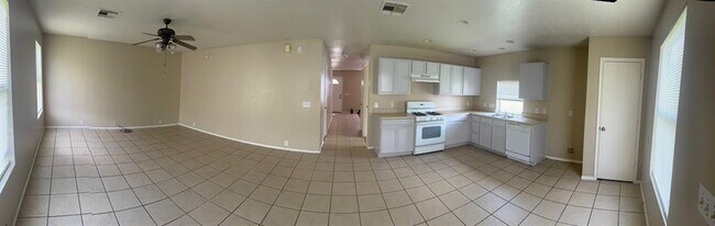 Building Photo - 1038 Grand Plains Dr