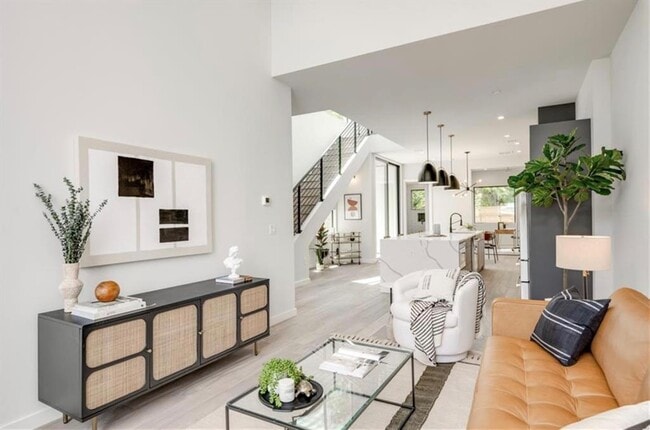 Foto del edificio - 409 Clover Ct
