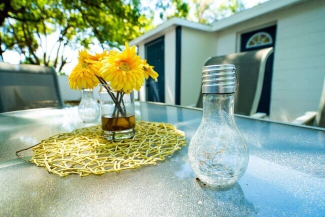 Foto del edificio - Fully Renovated Home Near Busch Gardens