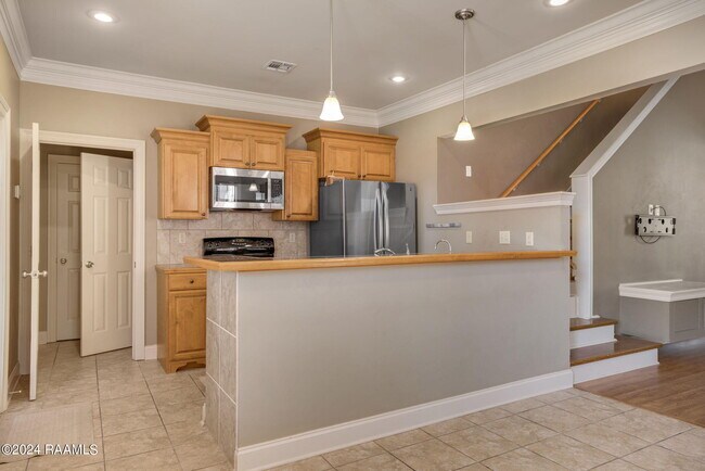 Building Photo - 204 Harbor Bend Blvd
