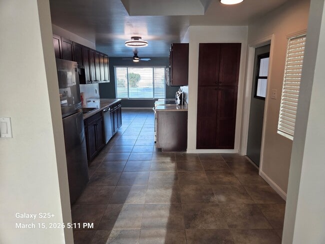 Foto del edificio - 1819 N 87th Pl