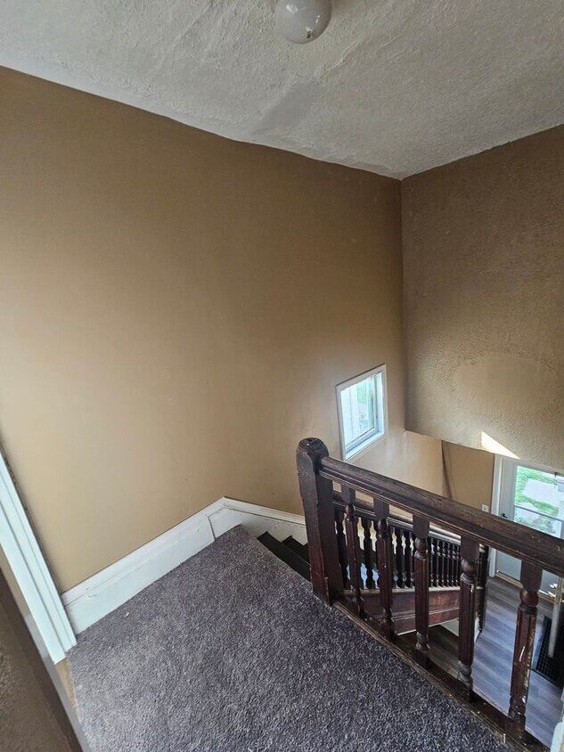 Foto principal - 4 Bedroom Home for Rent