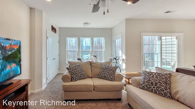 Building Photo - 1100 Westwood Village Ln