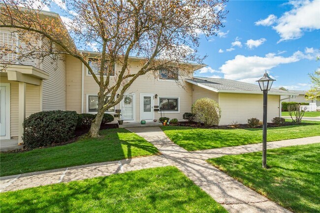 Foto del edificio - 644 Eastbrooke Ln