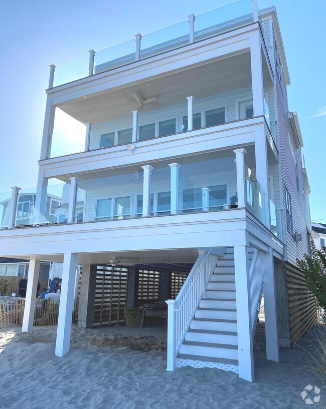 Building Photo - 1019 Fairfield Beach Rd