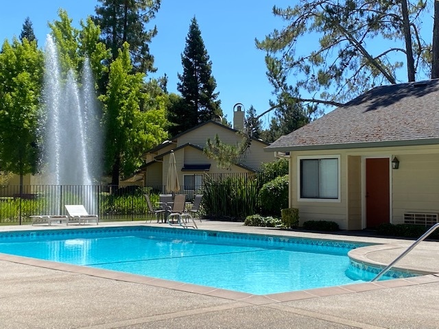 Primary Photo - 1704 Woodlake Dr