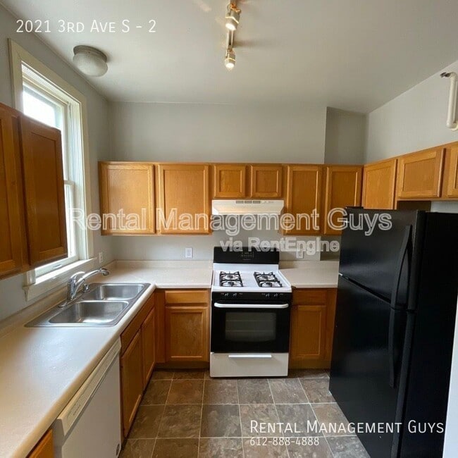 Building Photo - 2021 3rd Ave S
